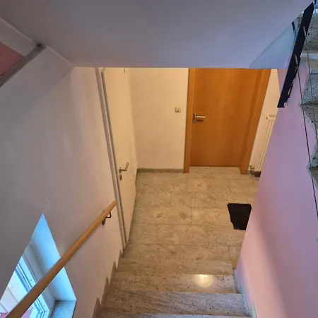 Alfenz Apartment