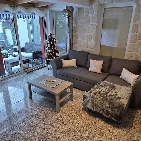 Alfenz Apartment